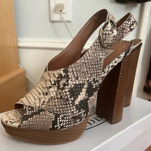 Steve Madden peep toe pumps - never worn!